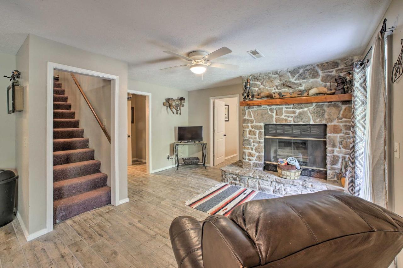 Lakefront Table Rock Home With Fire Pit! Golden Екстер'єр фото